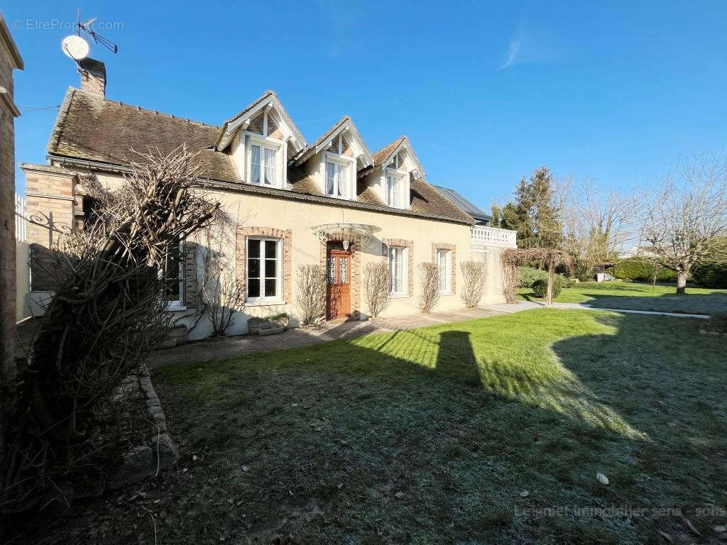 Propriété avec piscine et sa maison d'amis sur son jardin de 2250m2 - photo 3