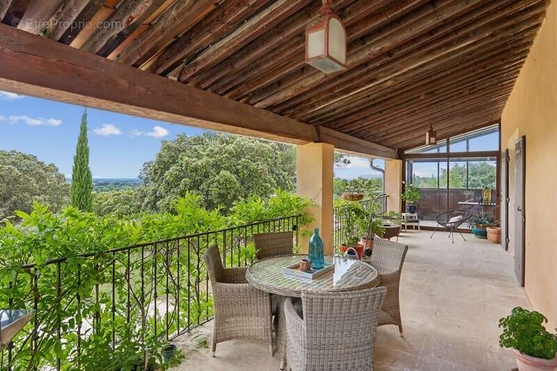 Maison à GORDES