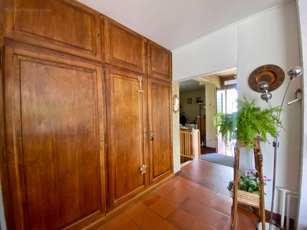 Pavillon sur 6000 m2 - photo 3
