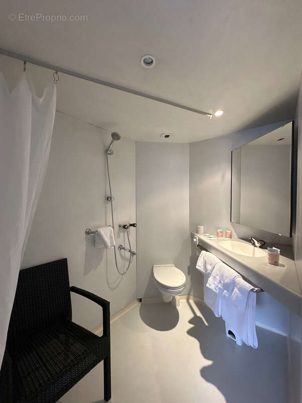 Commerce à DECAZEVILLE