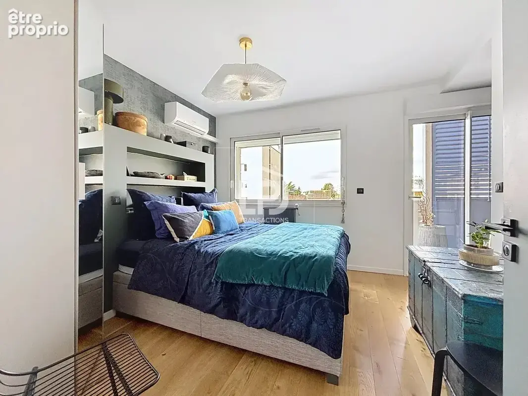 Très bel appartement traversant T3 de 70 m², entièrement rénové, 2 balcons, 1 cave et 1 place de stationnement dans une résidenc - photo 5