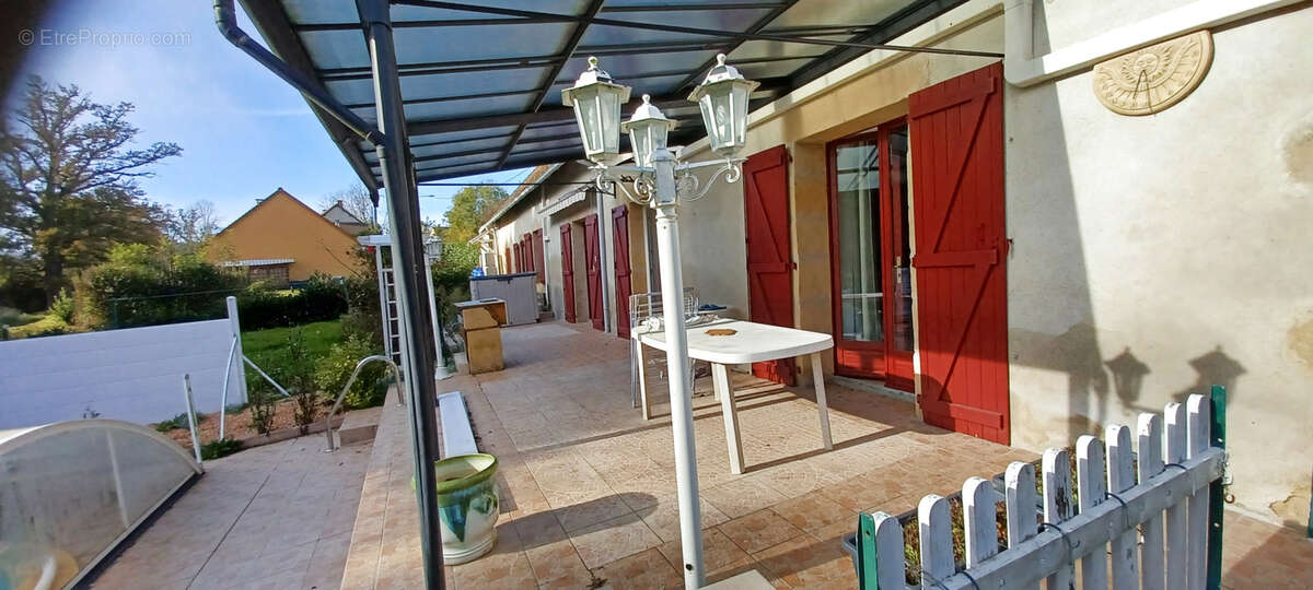 Maison à NOYANT-D&#039;ALLIER