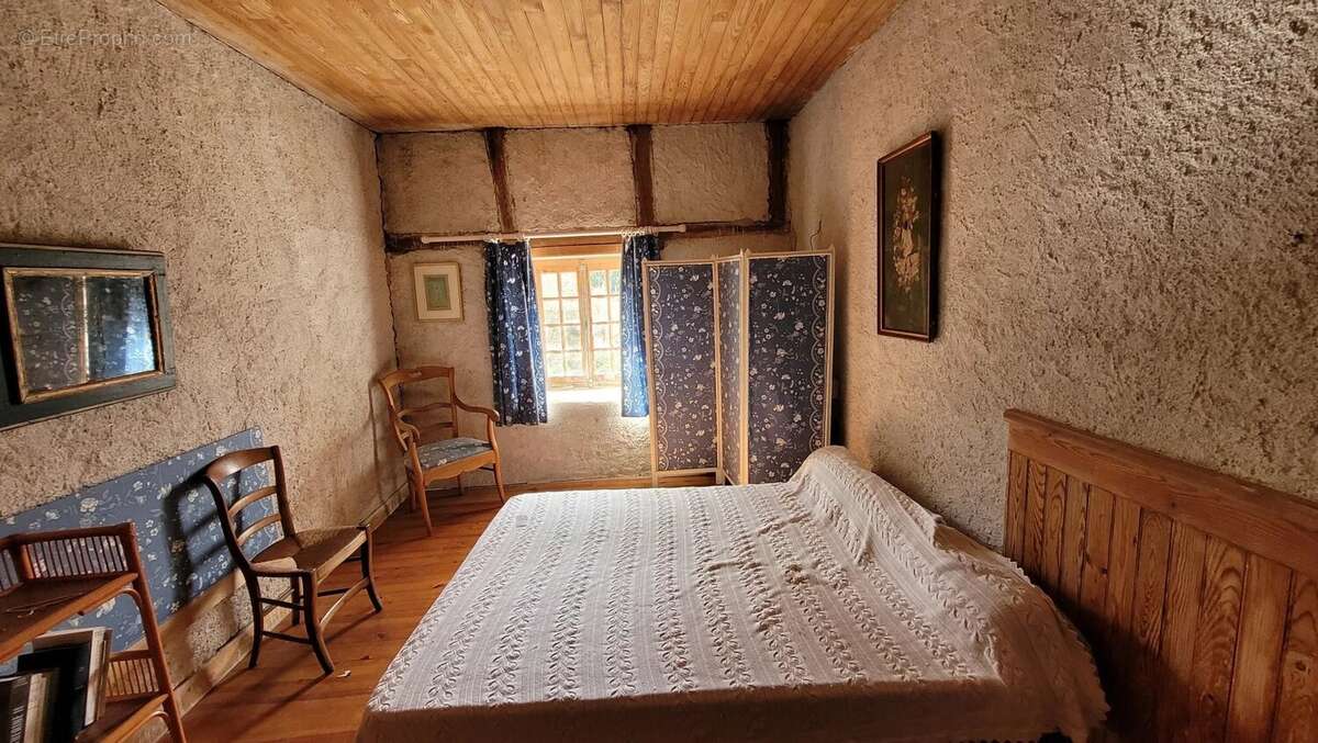 Maison à CHENEREILLES