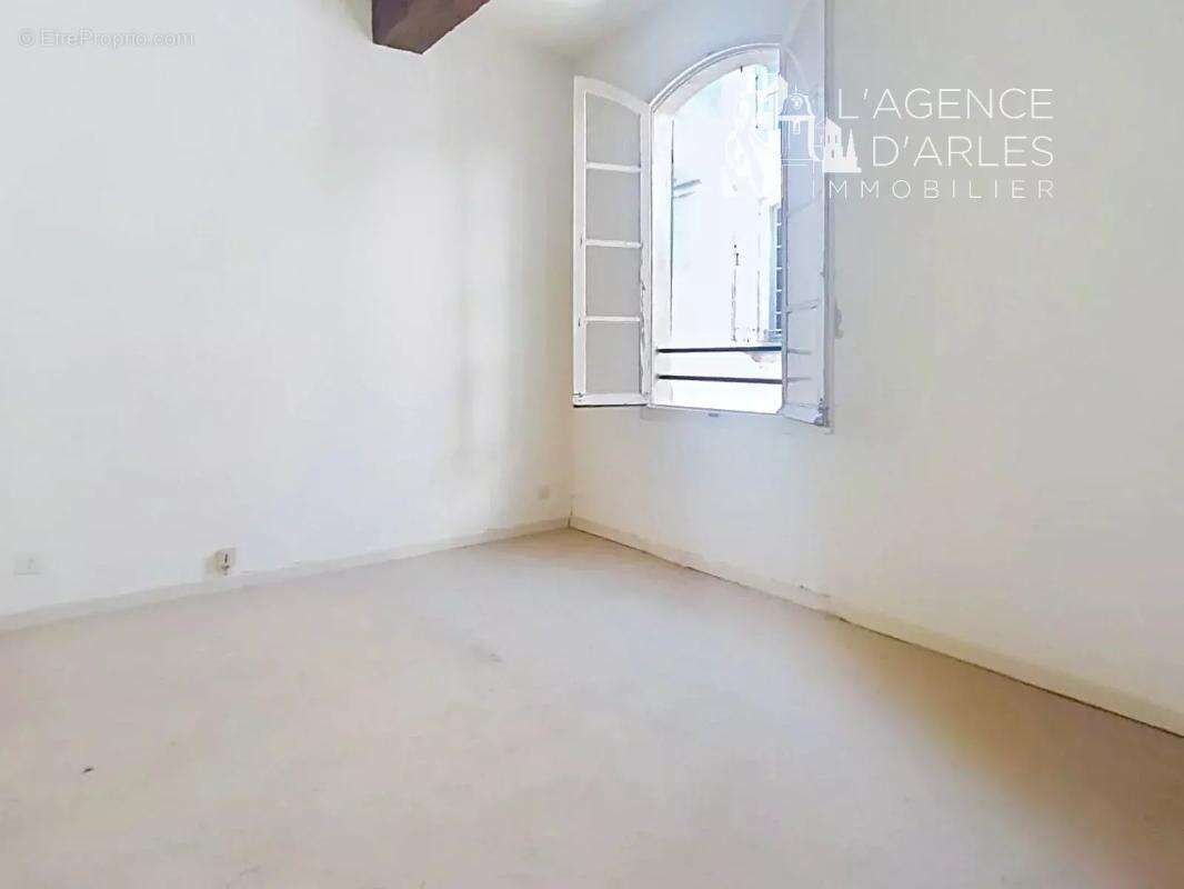 Arles, centre historique - Appartement T3 - 66 m² avec terrasse - photo 3