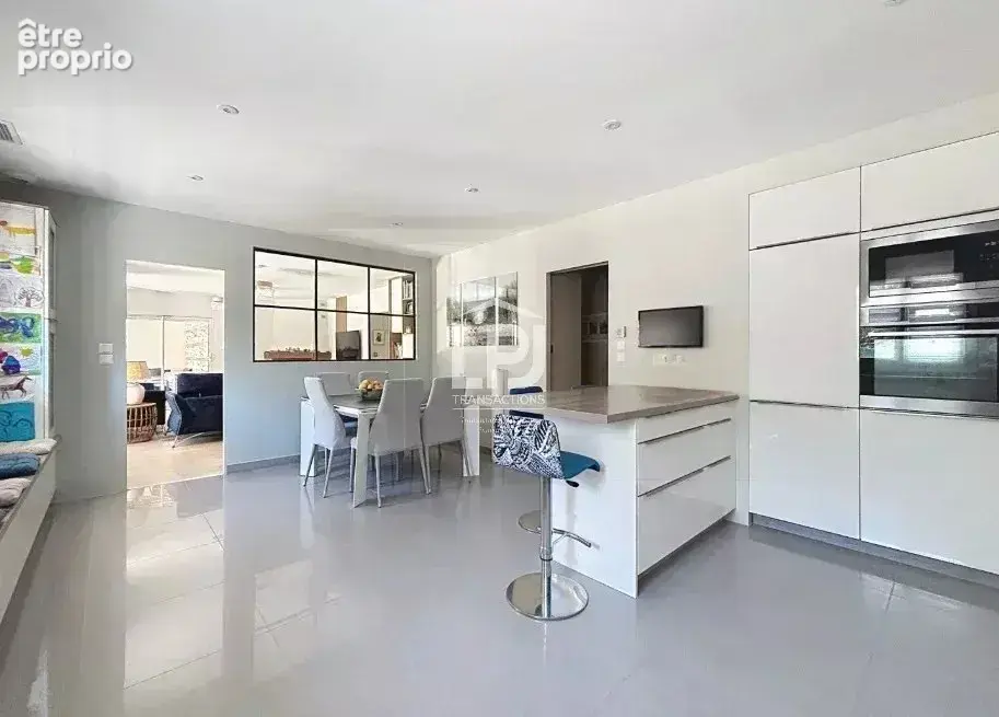 Magnifique maison T4 de plain-pied de 118 m² sur une parcelle arborée de 1 400 m² avec piscine et vaste garage - photo 7