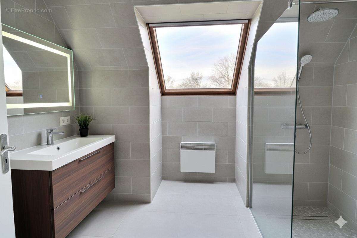 Grande maison familiale de 230 m² au centre du village - photo 13