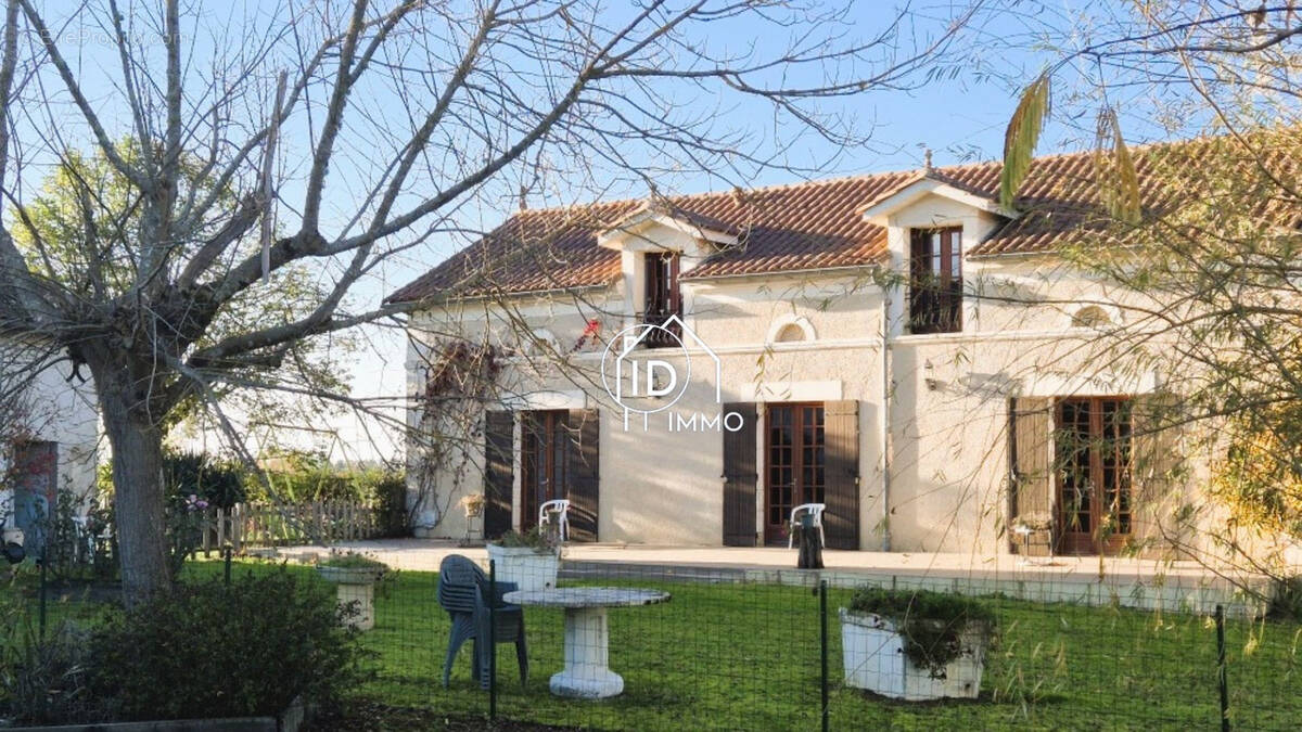 Maison à SAINT-ANDRE-DE-DOUBLE