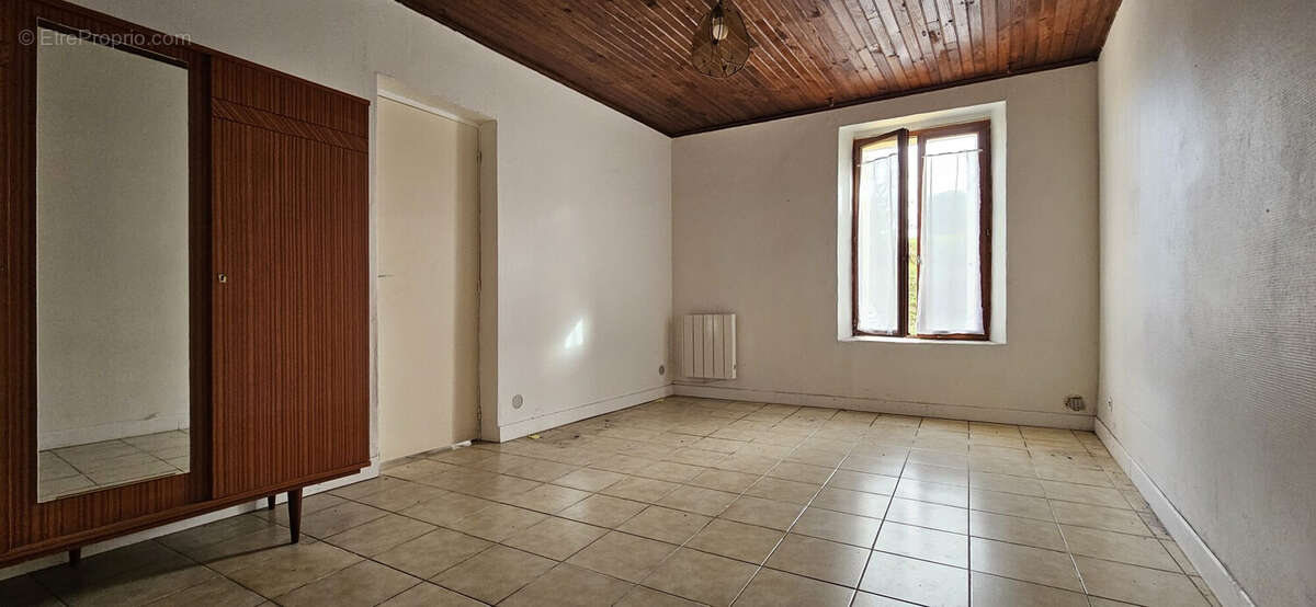 Maison à SAINT-LAURENT-DES-VIGNES