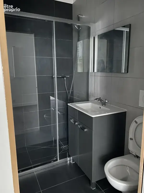 A VENDRE Paris 17ème, à proximité de la Porte de Clichy, ... - photo 5
