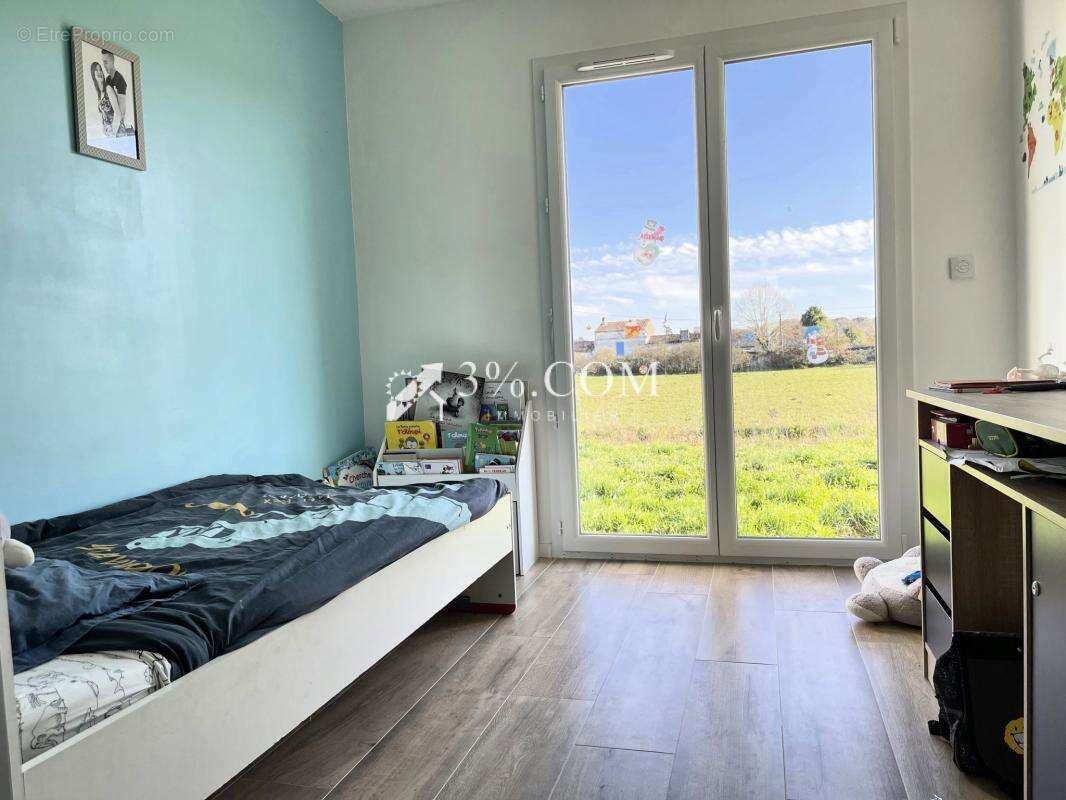 Maison à PORT-D&#039;ENVAUX