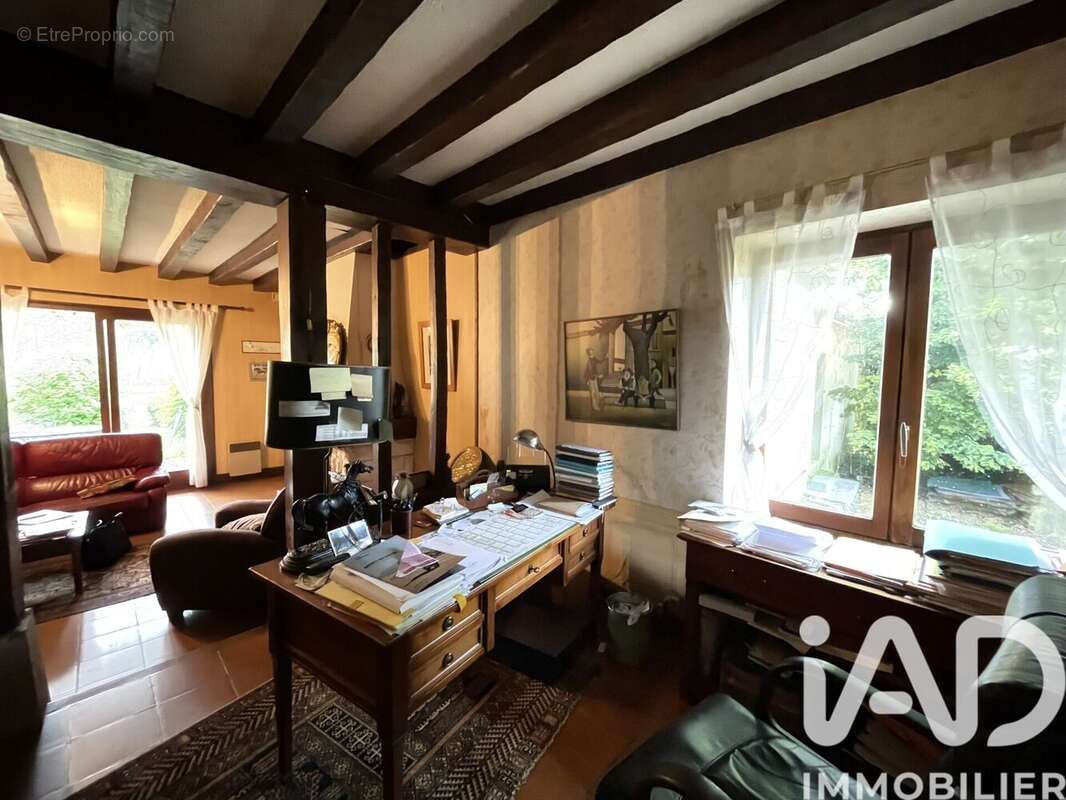 Maison 111 m² à Saint-Savin  - photo 7