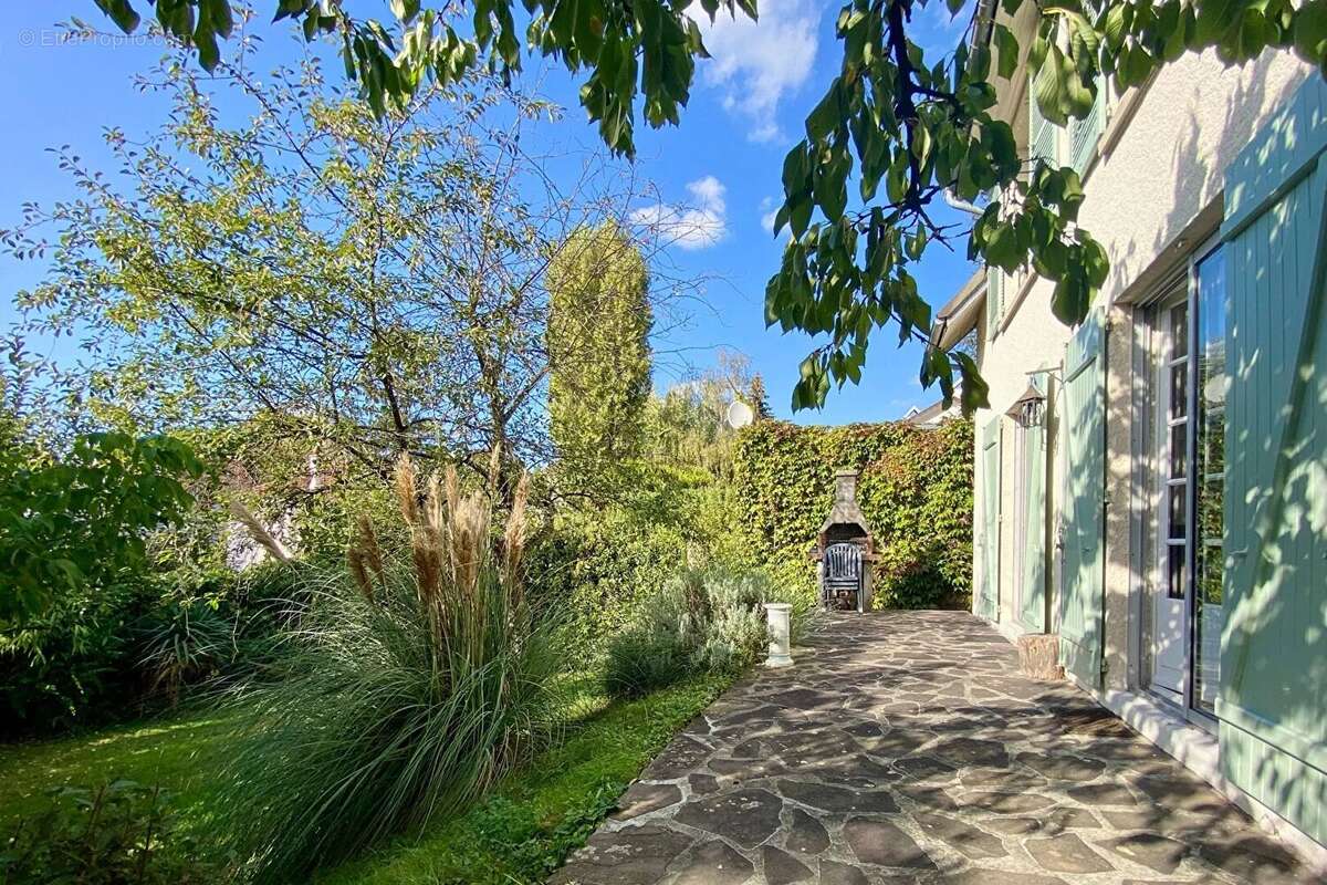 Maison à MONTMORENCY