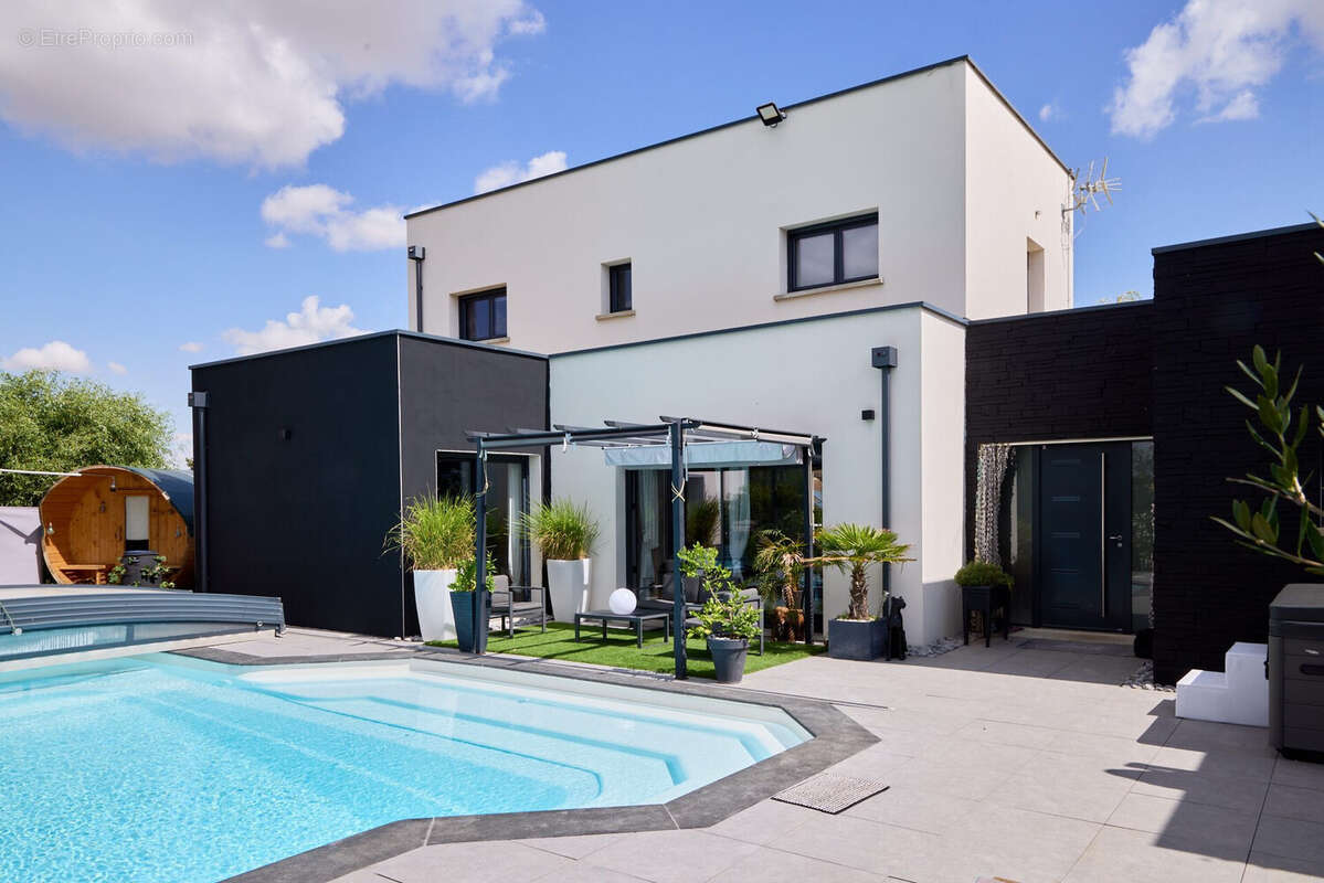 Maison 148 m² à Ruvigny  - photo 2