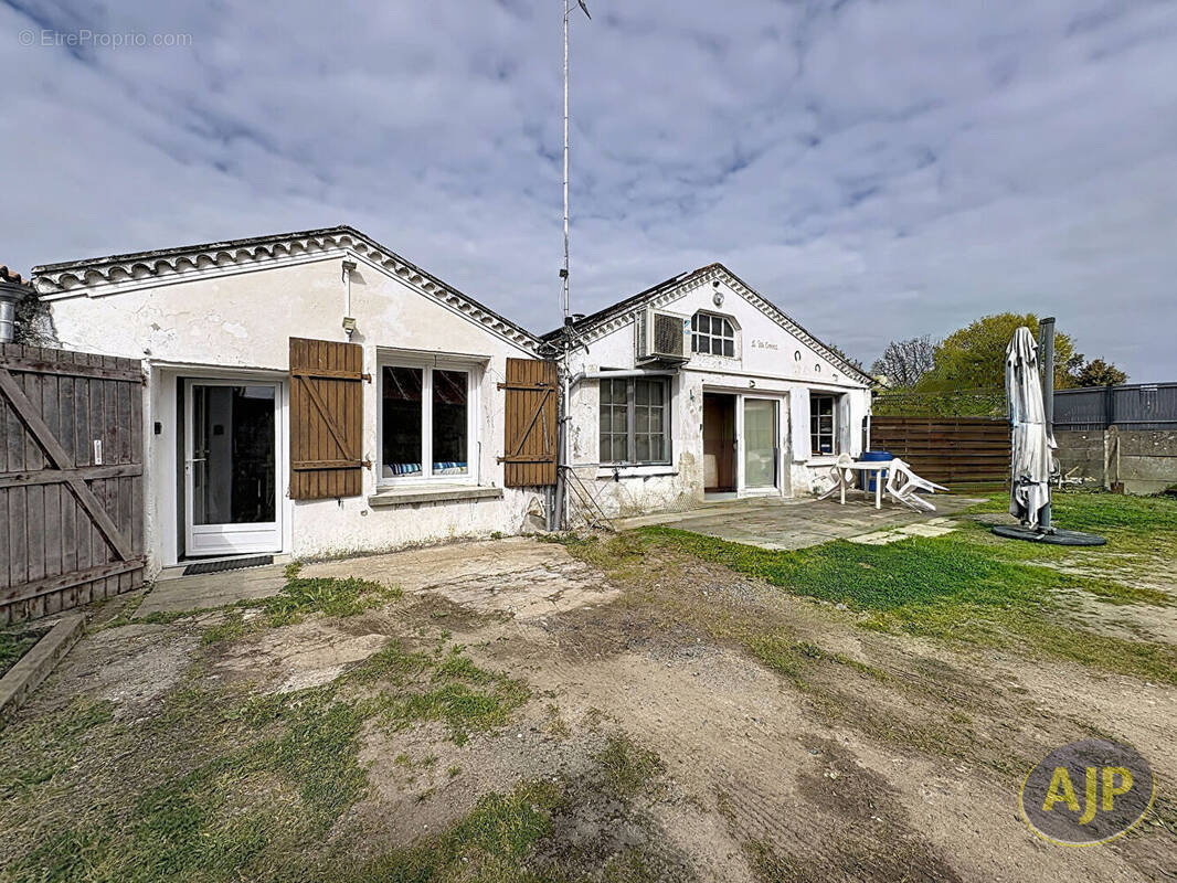 Maison à SALLERTAINE