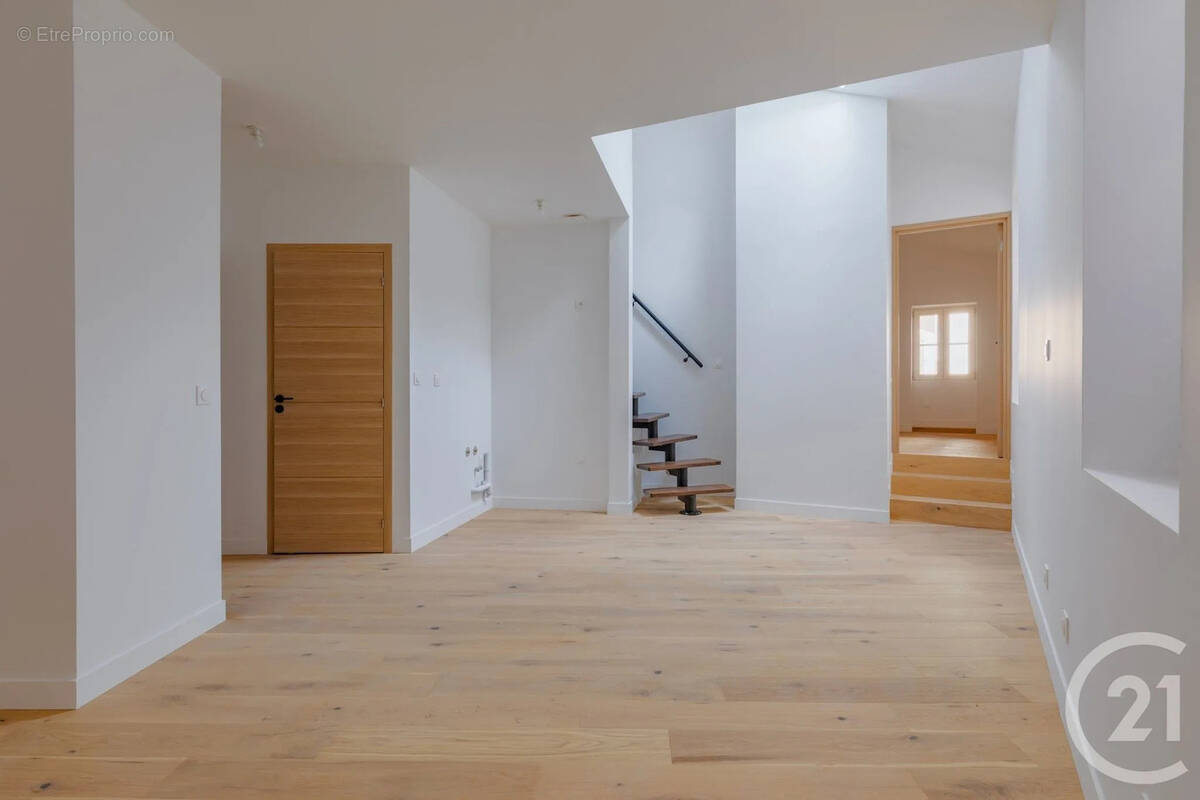 Appartement à SAINT-GENIS-LAVAL