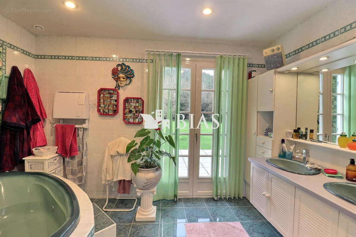 Maison à HEUDREVILLE-SUR-EURE