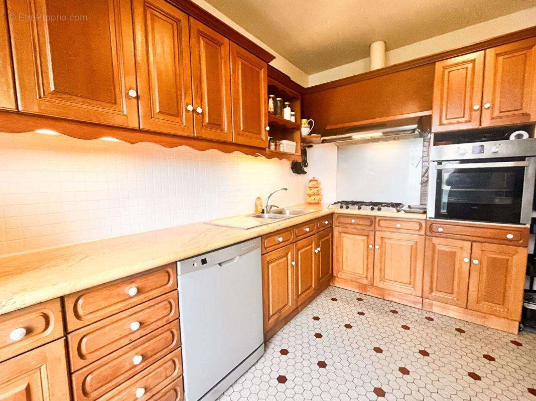 Maison 110m², 2 chambres, bureau, avec fort potentiel d'agrandissement, jardin arboré de près de 7000m², 5 pièces, 2 chambres- 4 - photo 8