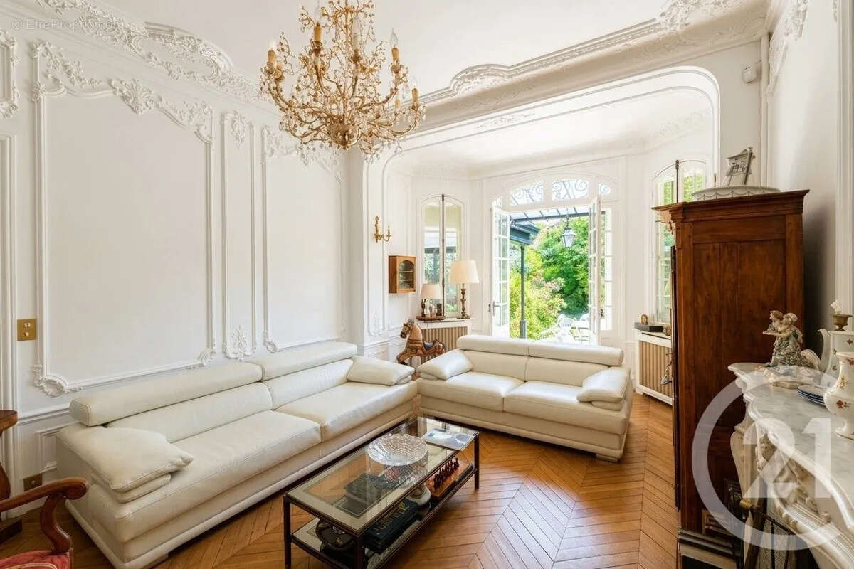 Maison à SAINT-MAUR-DES-FOSSES