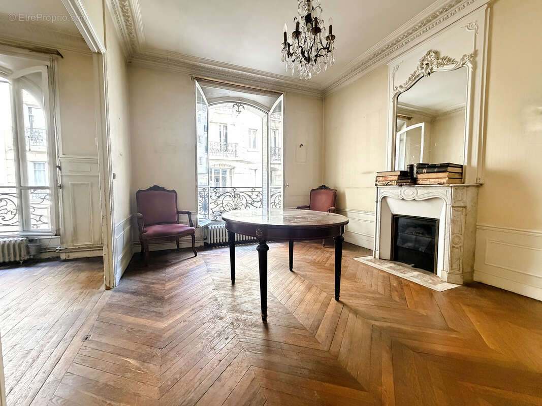 Appartement à PARIS-12E