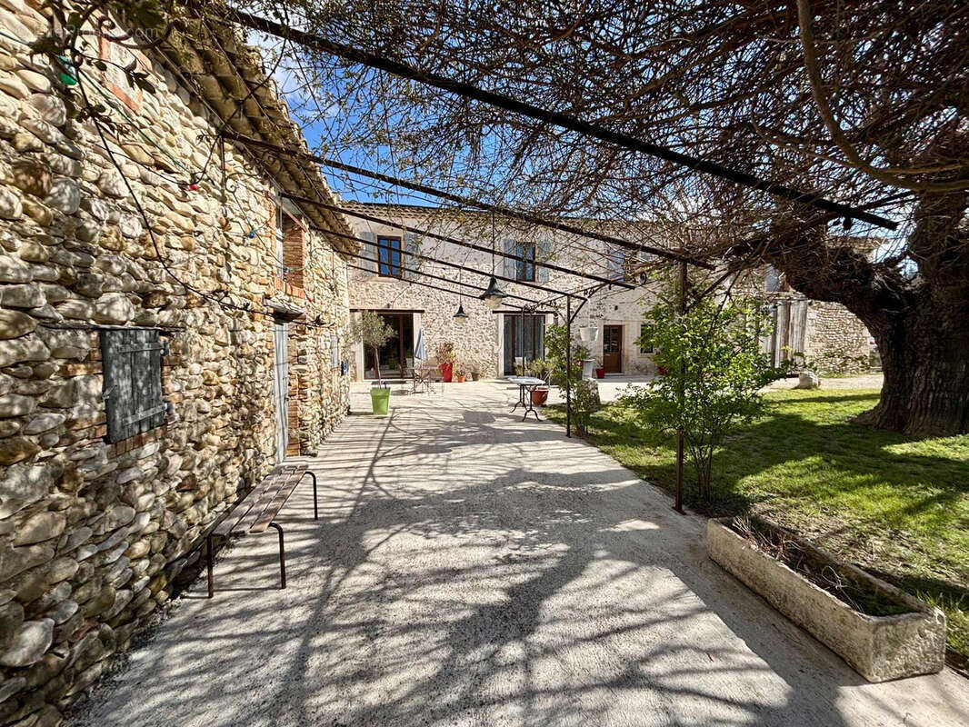 Maison à BONLIEU-SUR-ROUBION