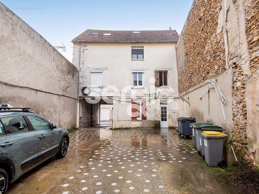 Appartement à LINAS
