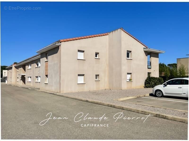 Appartement à GARONS