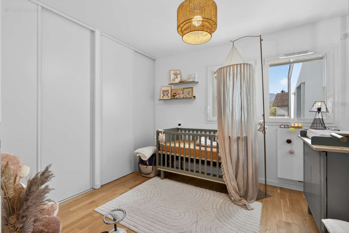 Appartement à CHALLES-LES-EAUX