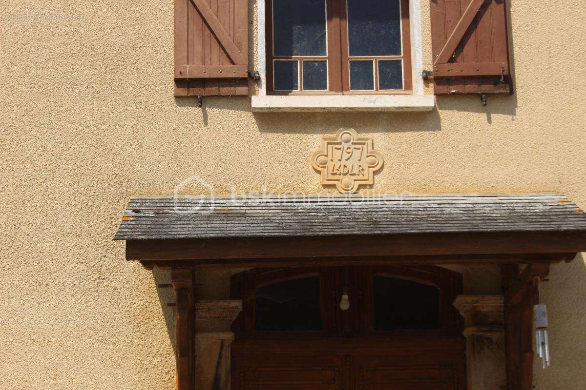 Authenticité et potentiel — Corps de ferme de 1797 sur 7 ha avec lac - photo 3