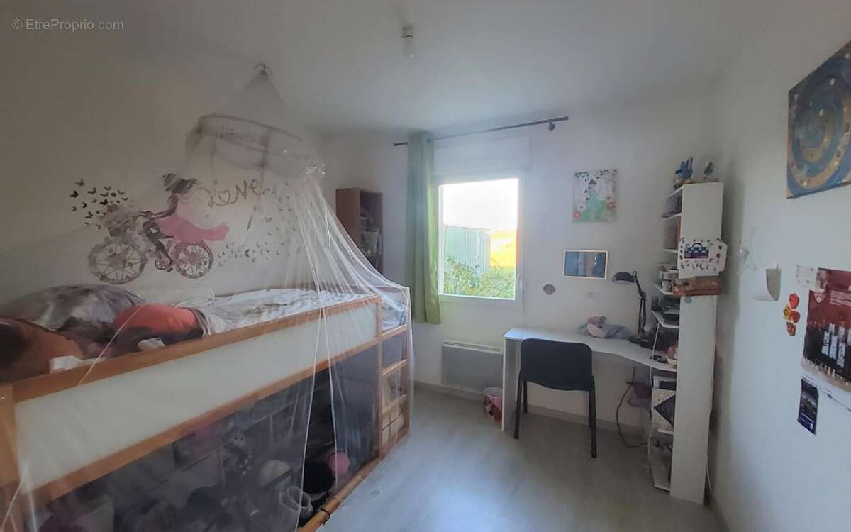 Maison à SAINT-GEORGES-DES-GARDES