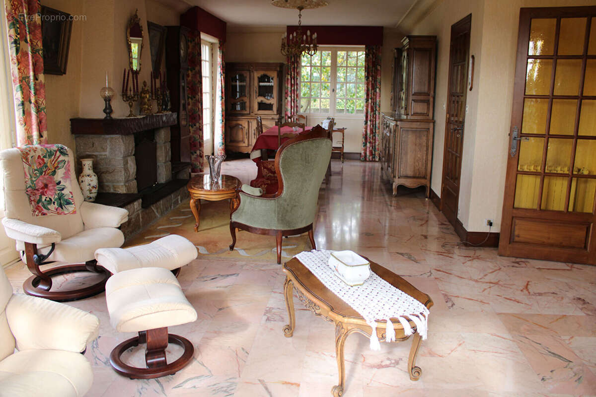 La Guerche De Bretagne, proche centre, maison7 pièce(s) 171 m2 et 1 107 m² de terrain - photo 2