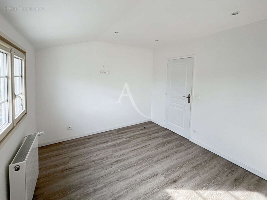 Maison à MEZY-SUR-SEINE