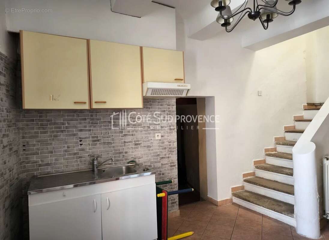 Appartement à VILLES-SUR-AUZON