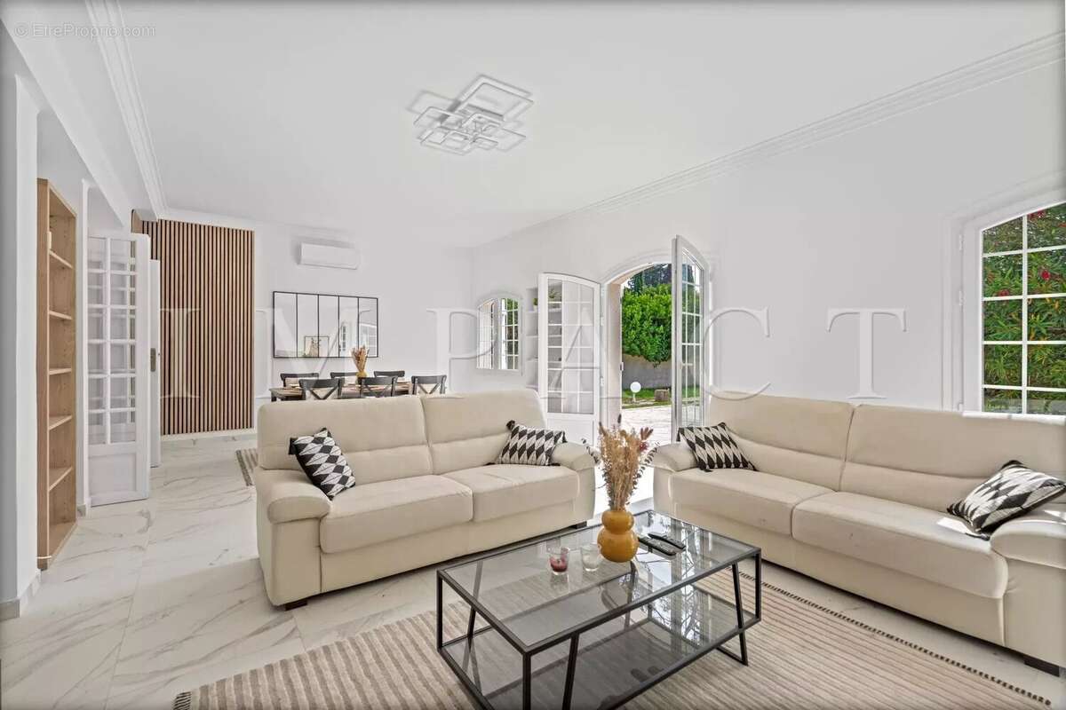 Maison à MOUGINS