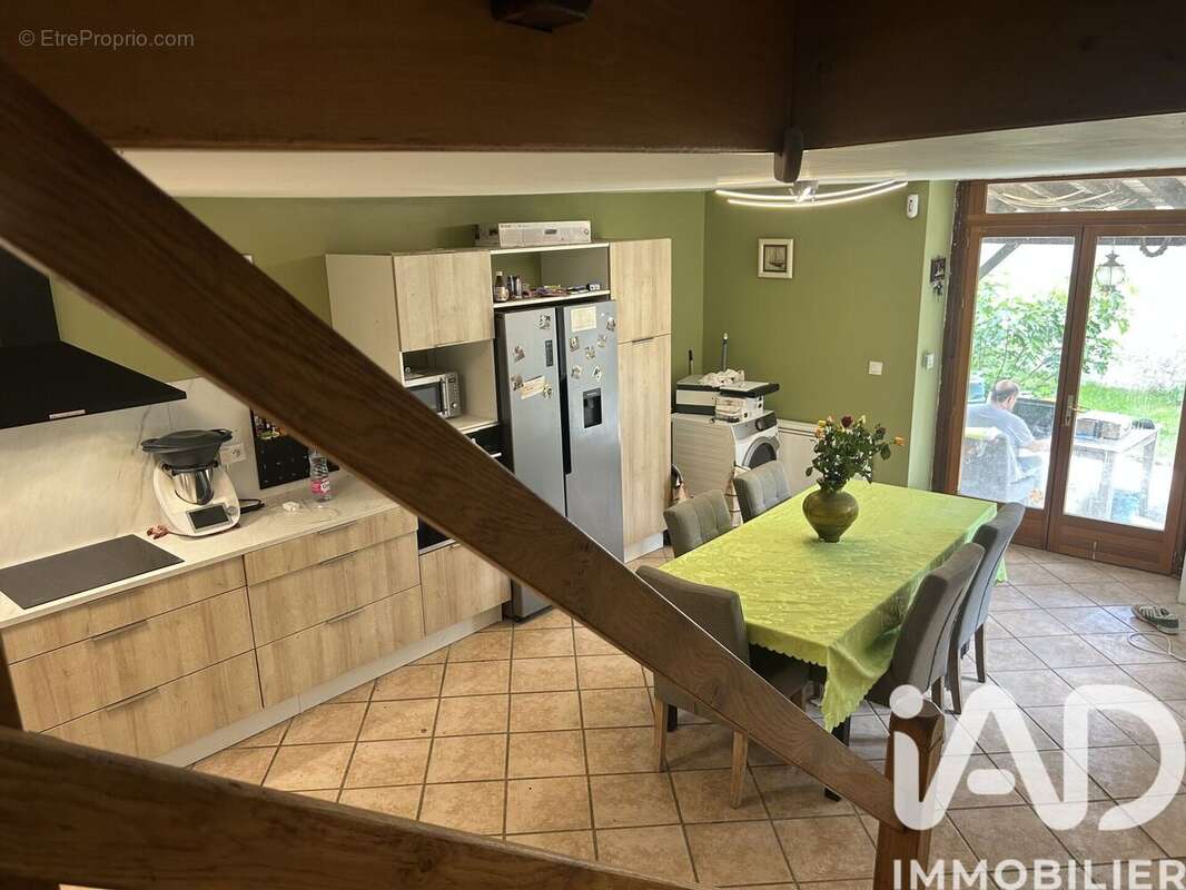 Maison 120 m² à Saint-Martial  - photo 8