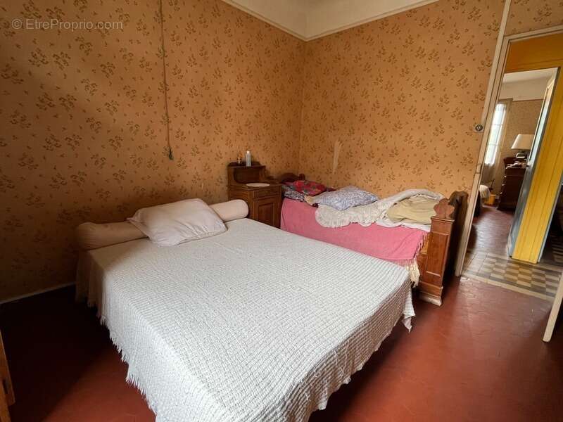 Appartement à BAGNOLS-EN-FORET