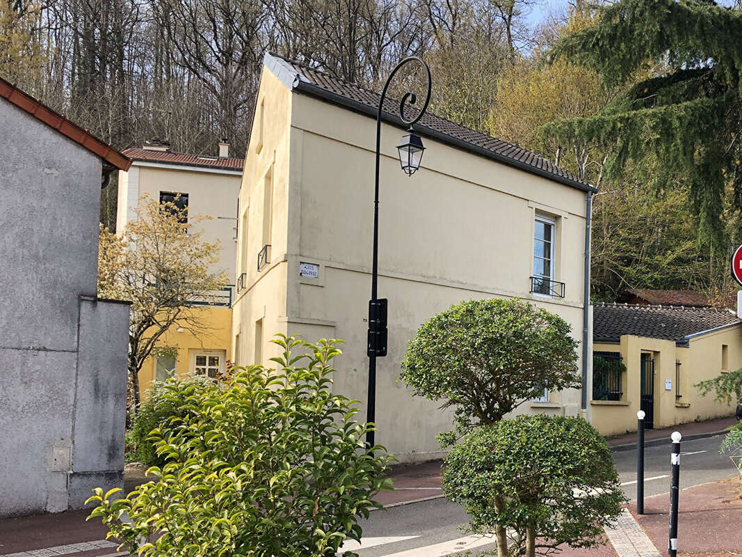 Maison à BUC