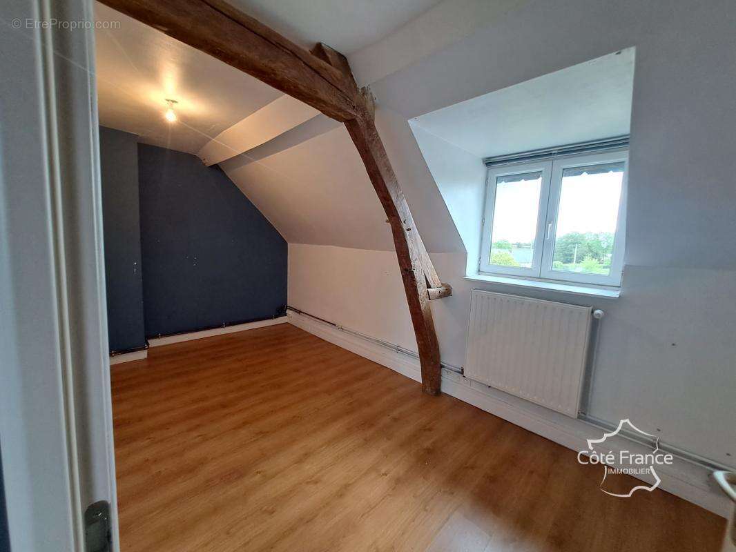 Maison à LA NEUVILLE-LES-DORENGT
