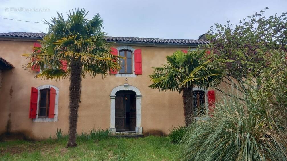 Maison à LAGUIAN-MAZOUS
