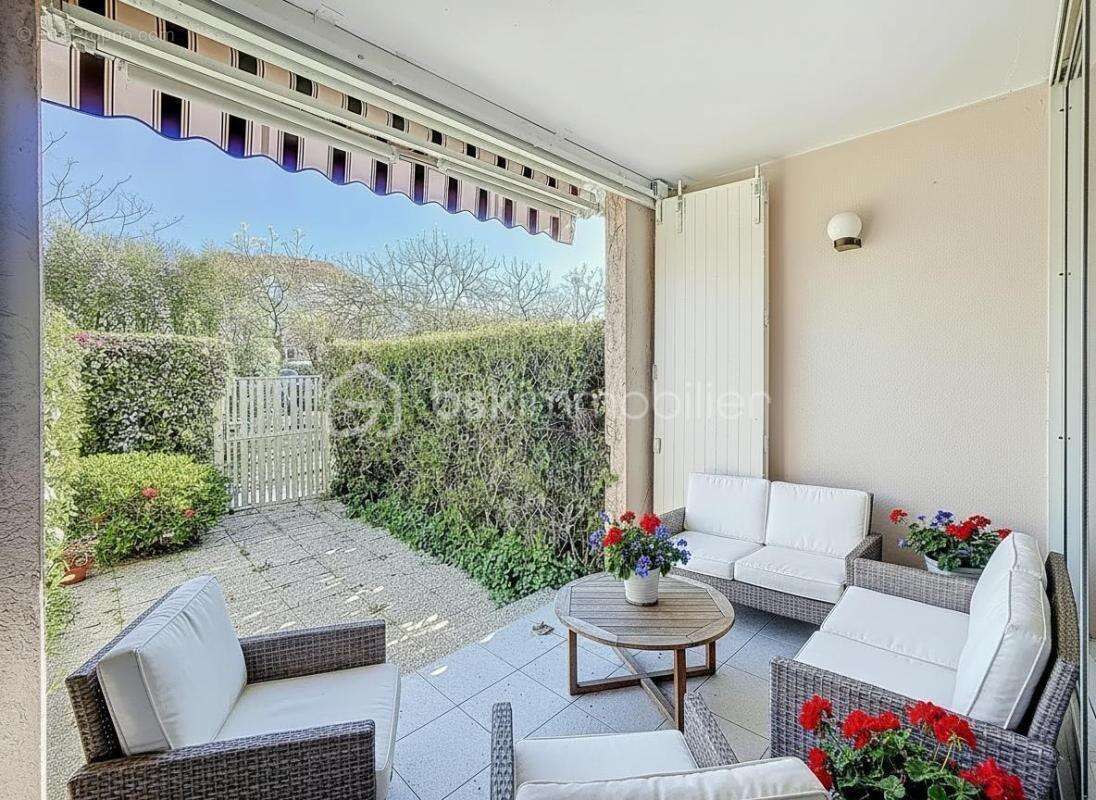 Studio avec terrasse en rez-de-jardin – Résidence avec piscine – Parking - À deux pas de la mer - photo 2