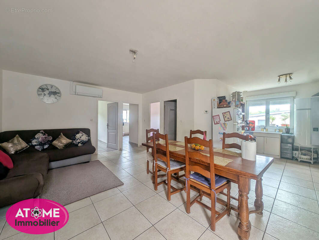 Appartement à AUBOUE