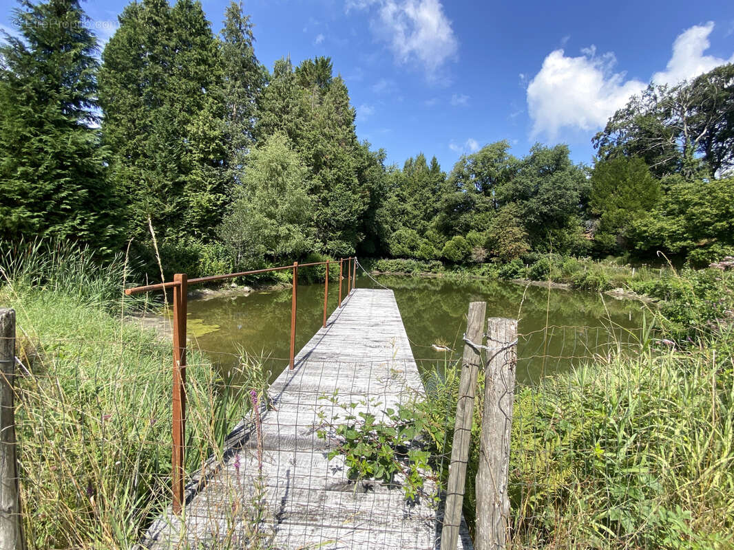 Maison à LATRONQUIERE