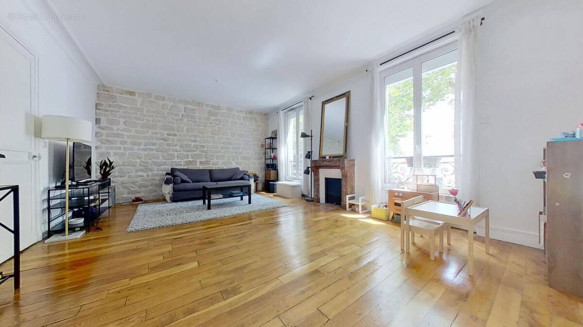 Appartement à PARIS-17E