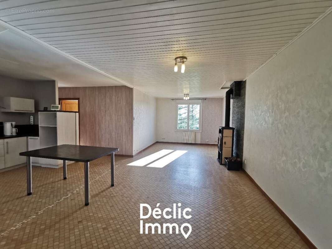 Maison à XANTON-CHASSENON