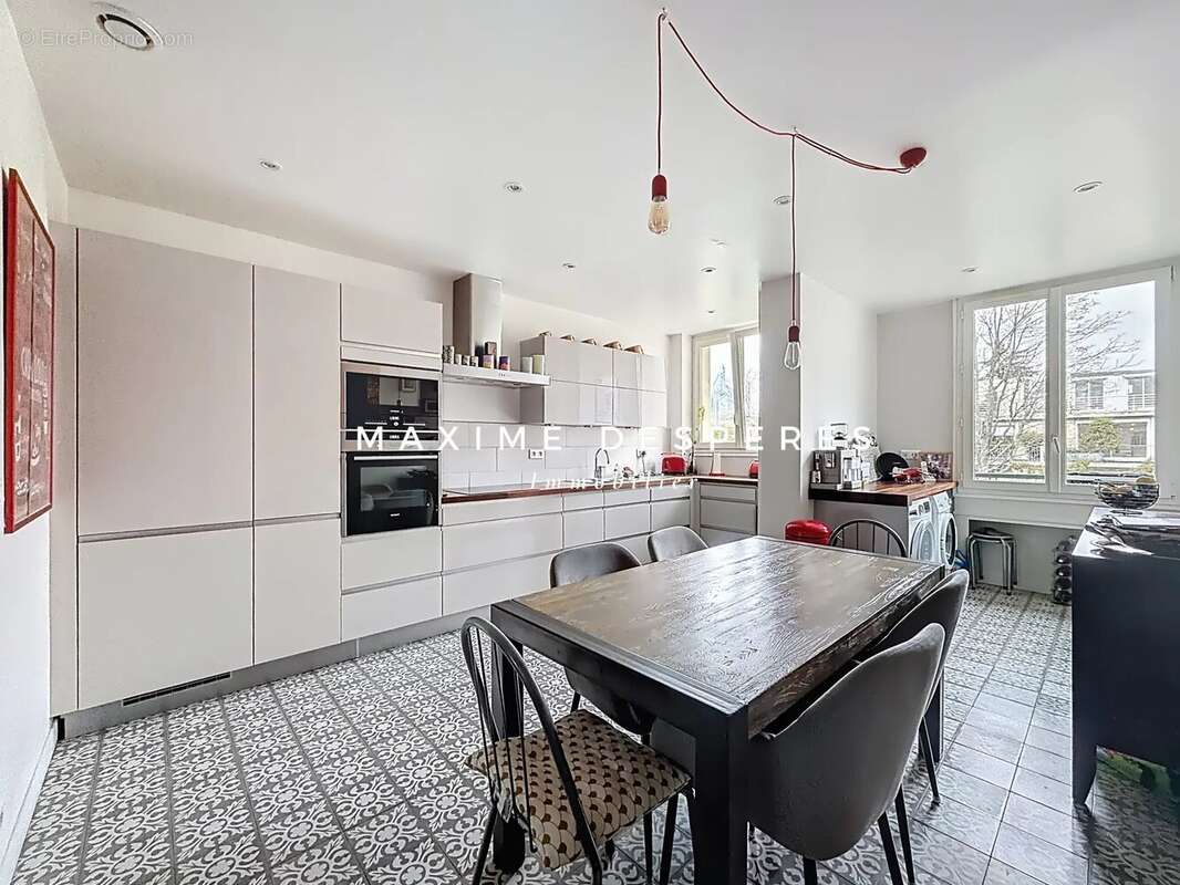 Appartement à NEUILLY-SUR-SEINE