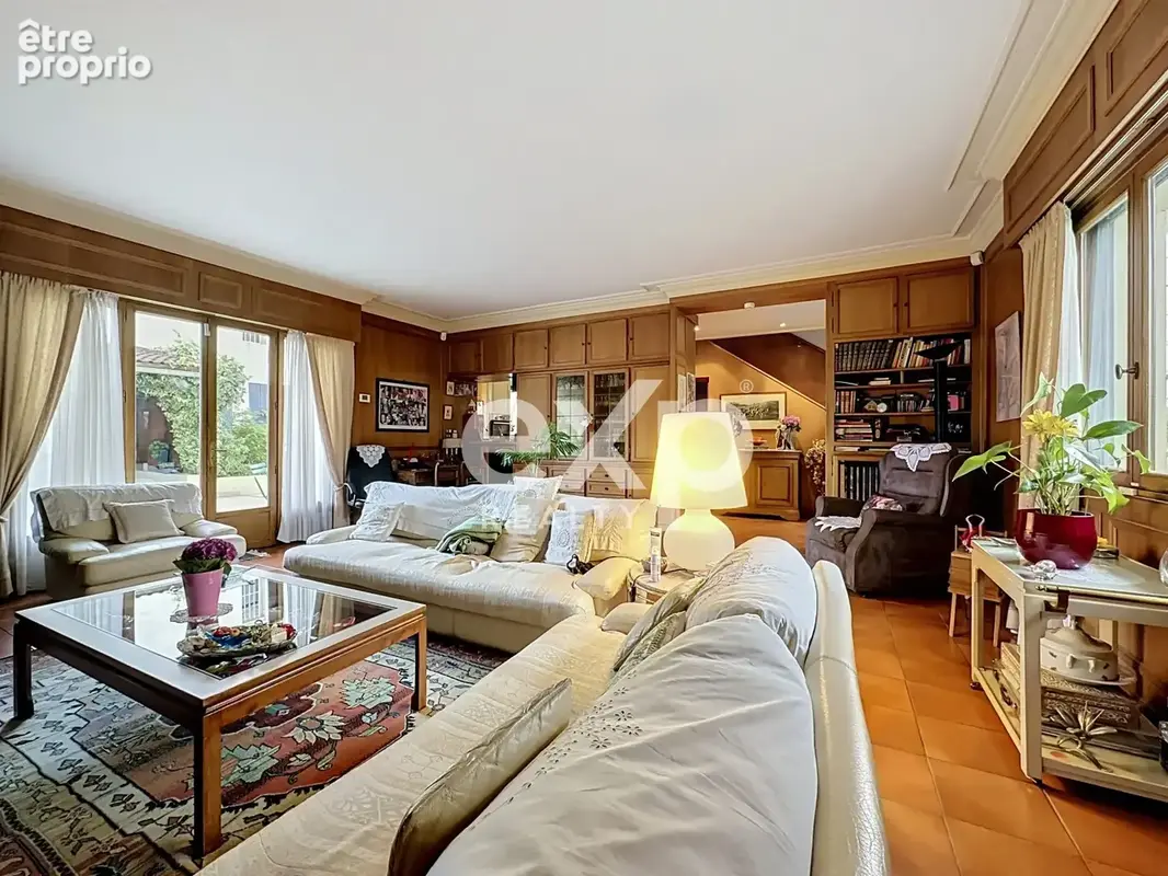 Maison 143 m² à Saint-Denis  - photo 4