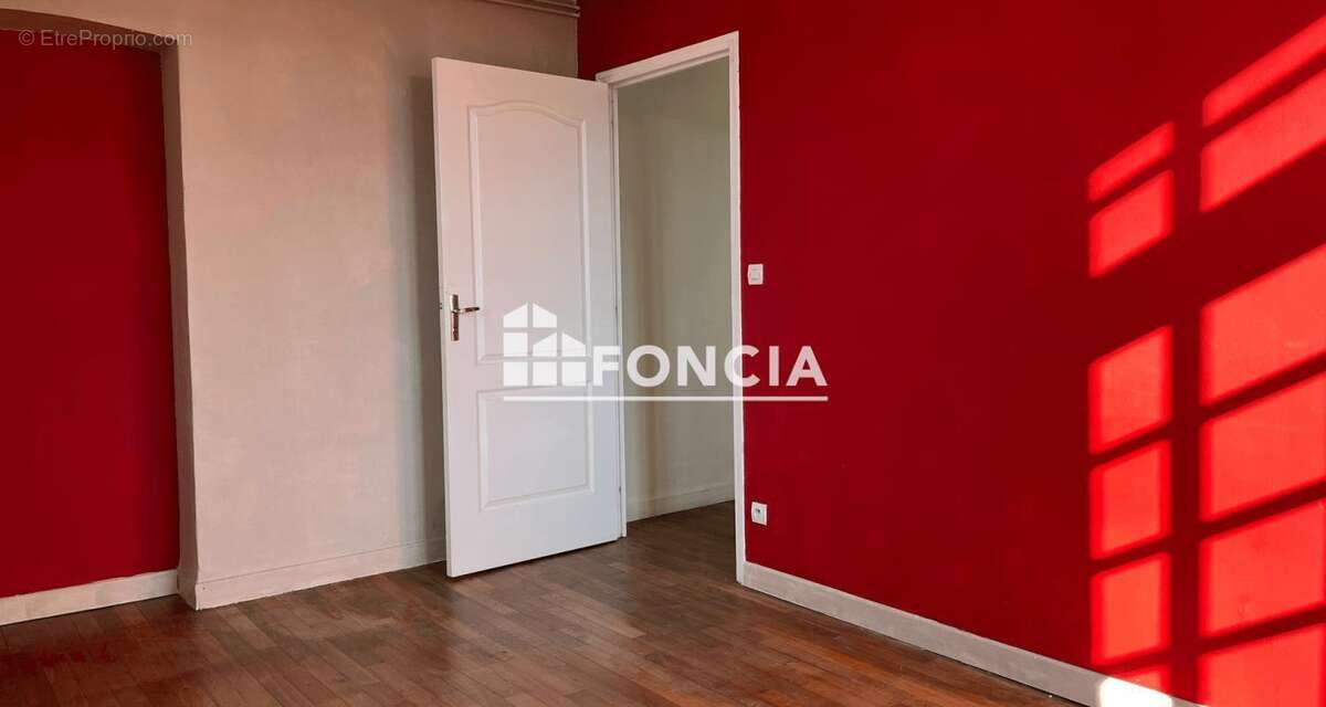 Appartement à LA FERE