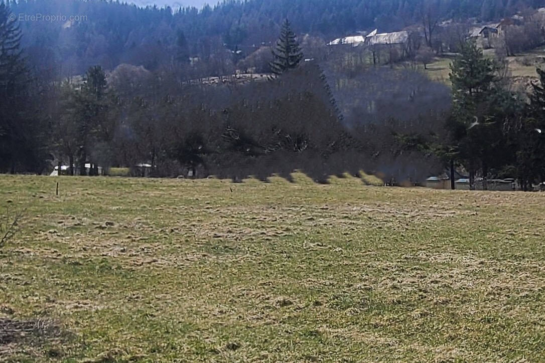 Terrain à SAINT-ETIENNE-EN-DEVOLUY