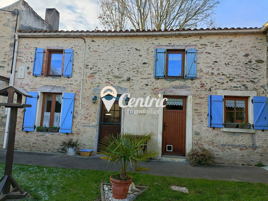 Maison à SAINT-PIERRE-DU-CHEMIN