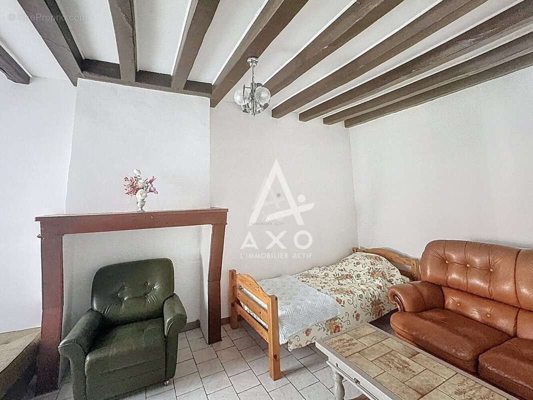 Maison avec nombreuses dépendances et fort potentiel d'aménagement - photo 4