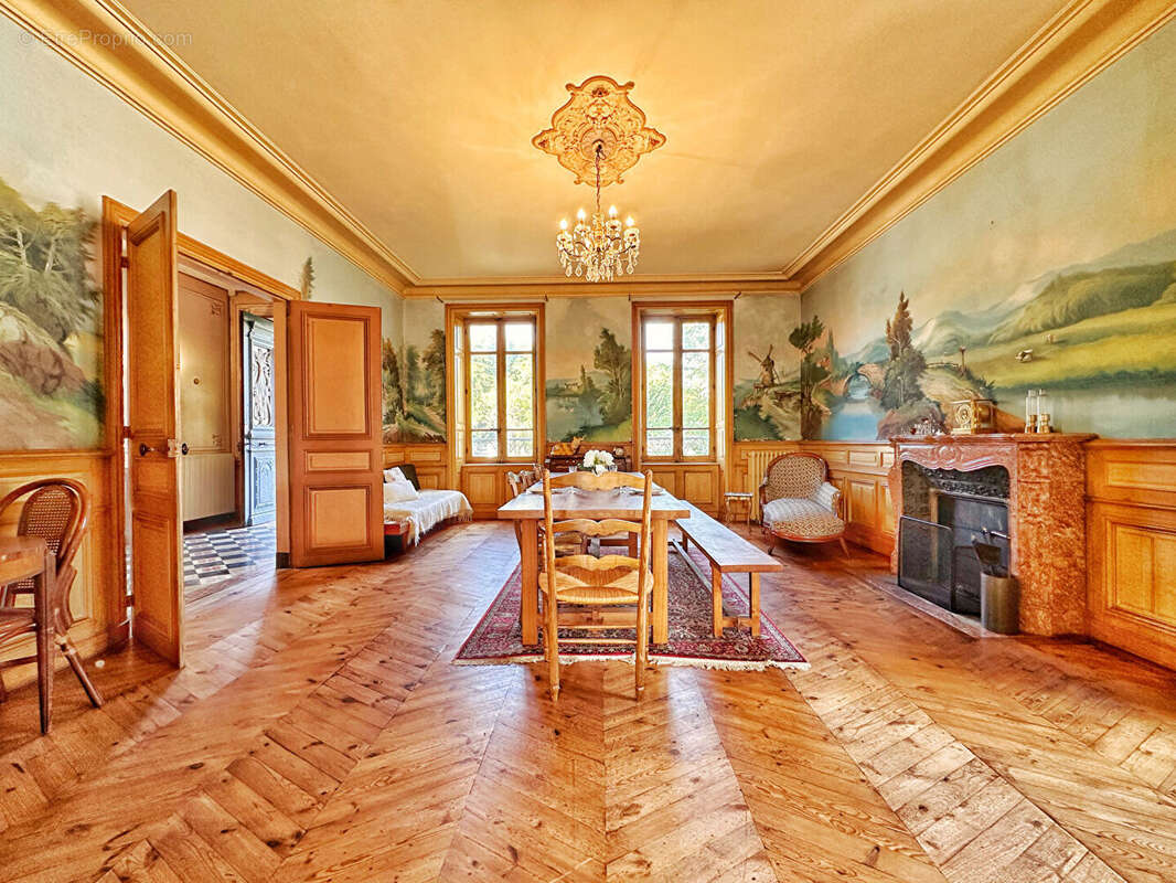 Maison à LA ROCHE-BLANCHE